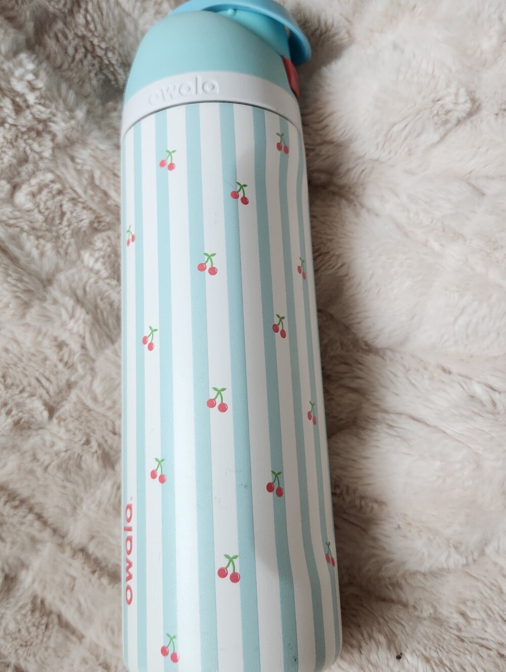 Pillow Fight Special Edition Owala Insulated Water Bottle with Flip Lid - Picture 7 of 7